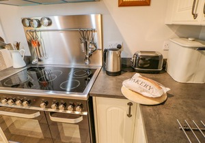 LAVENDER COTTAGE, pet friendly, with open fire in Wolsingham