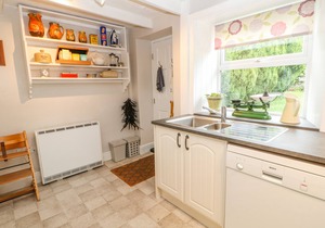 LAVENDER COTTAGE, pet friendly, with open fire in Wolsingham