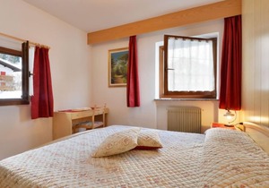 Lazzer by Interhome