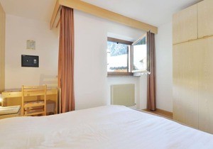 Lazzer by Interhome