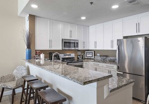 Leeward Key 1203 2/2 Top Floor View for Miles, Beach Service, Renovated