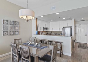 Leeward Key 1203 2/2 Top Floor View for Miles, Beach Service, Renovated