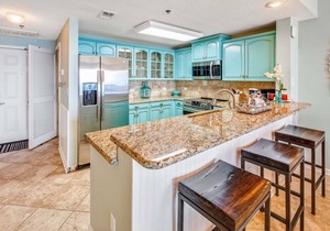 Leeward Key 805 King Bed and two twin Beds, Beach Service and spactacular views