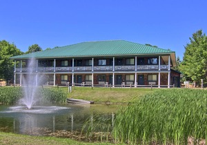 Legend Inn 109 - Stay at Summit Village Shanty Creek