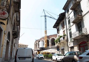 Leoncino Apartment