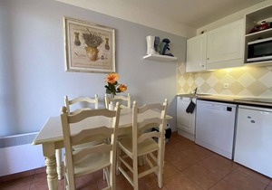 Les Issambres: Studio cabin for 4, AC, pool, parking
