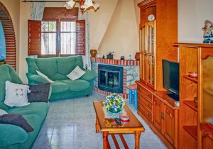 Less than 10 minutes walk from Corumbela, the vacation home is located in the mountain slopes next t