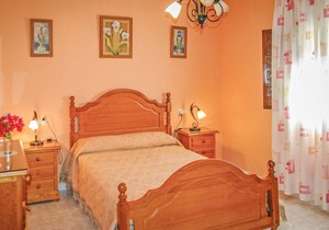Less than 10 minutes walk from Corumbela, the vacation home is located in the mountain slopes next t