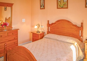 Less than 10 minutes walk from Corumbela, the vacation home is located in the mountain slopes next t