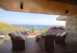 Lets Holidays Sailor House with Sea Views