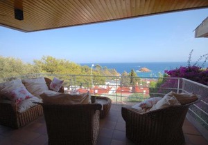 Lets Holidays Sailor House with Sea Views