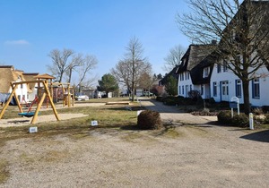 LHH A03 - The country house on the lagoon