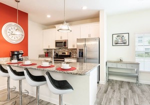 "License to Chill" Newly Renovated Modern Townhome
