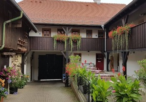 Liebevoll eingerichtete FeWo für 1 bis 5 Personen mit Balkon