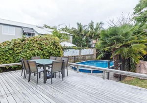 Light-filled Newly Renovated 3 Bedroom Villa in Remuera