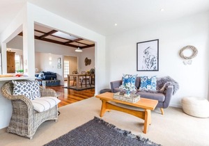 Light-filled Newly Renovated 3 Bedroom Villa in Remuera