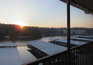 Lighthouse Landing 2BR/2BA Beautifully Updated Lakefront Condo with Heated Pool