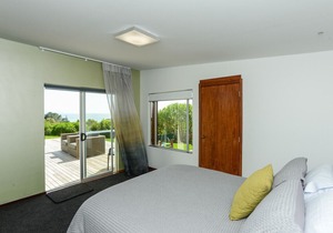 Lightning Ridge Retreat - Waimarama Holiday Home, KARAMEA