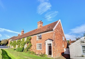 Lismore Cottage - Two Bedroom House, Sleeps 4