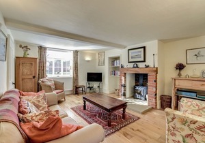 Lismore Cottage - Two Bedroom House, Sleeps 4