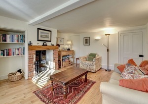 Lismore Cottage - Two Bedroom House, Sleeps 4