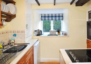 LITTLE IVY, pet friendly, with a garden in West Lulworth