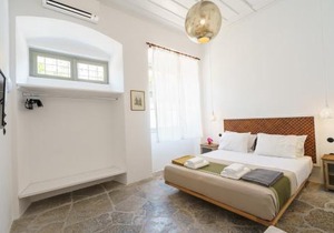 LIVIN Hydra Garden Suite