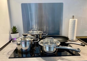 Living at Saarpartments -AdultsOnly- 2 Bedrooms, Kitchen - Business & Holiday Apartments for Long- and Short term Stay, 3 min to Train Station, Secure E-Bike Parking!