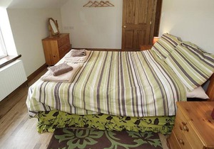 Llanelen Farm, Sleeps 6
