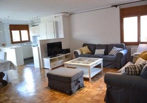 LLIVIA VI - Three Bedroom Apartment, Sleeps 8