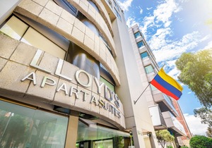 Lloyds Apartasuites Parque 93