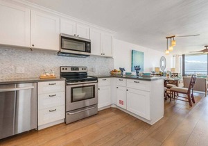 LOA 105 2BD OceanFront Getaway w AC Pool