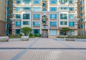 Locals Boutique Apartment Jiuzhou Port.3
