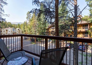 Located an easy walk to slopes and apres!