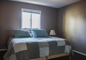 Located Downtown Close to Dining and Shopping Close to Harbors