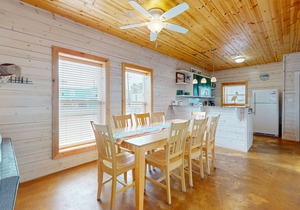 Located in Town, Close to beach, Shared Pool, Golf Cart Access
