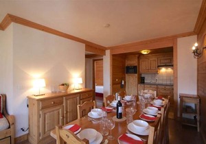 LODGE 12 - Three Bedroom Apartment, Sleeps 8