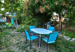 Lodge 5 - Downtown location. Studio with shared hot tub. Minutes to Arches N.P.