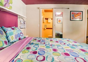 Lodge 5 - Downtown location. Studio with shared hot tub. Minutes to Arches N.P.