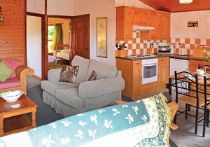 Lodge with one double and one twin.
