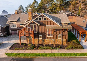 Lodges at Cannon Beach C1