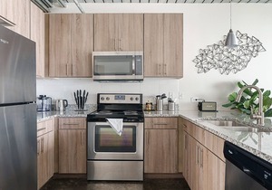 Lodgeur | Gorgeous 1BR loft w/patio | Midtown