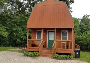 Loft Cabin #3 near beautiful Cedar River.