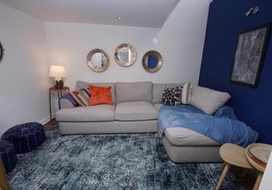 Loft Style Apartment for 4, 1 Broadhurst Court, close to town, station & hospital