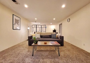 Loftium | Spacious & Cozy Basement Level Suite Near DU!