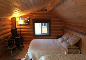 Log Cabin with Amazing Mountain & Lake Views (pet-friendly)