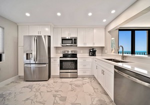 Loggerhead Cay 114 is a beachfront vacation rental condo on Sanibel Island!