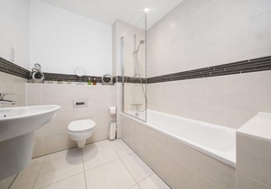 London Heathrow Living Holywell Serviced Houses - 3 and 4 bedrooms