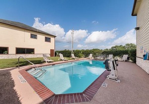 Lone Star Inn and Suites Victoria