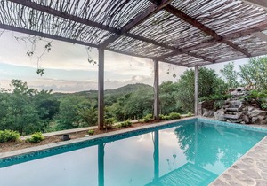Long-term discounts: Ocean view gem w/ private pool & world-class surf!